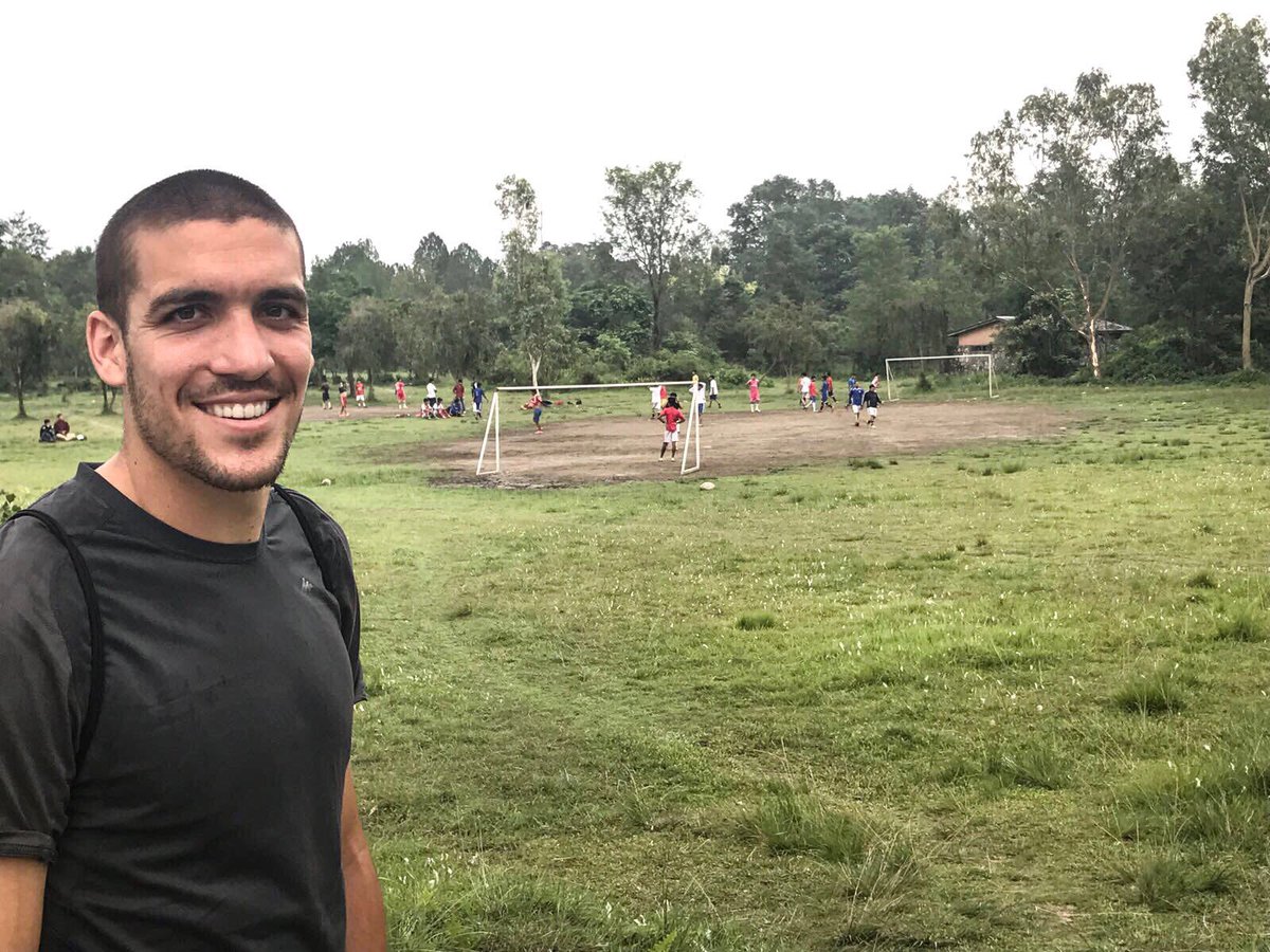 OriolRomeu's tweet photo. Nepal football 🇳🇵 Fútbol nepalí! ⚽Freedom! Libertad total! #Ilovefootball https://t.co/ZjQrRIDIAd