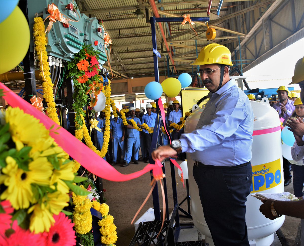 Bharatgaspune's tweet photo. First Hippo filling facility launch at Pune LPG plant by ED LPG and GM LPG @BPCLimited @BPCLLPG @Sureshnair_BPCL @NatekarRajoo https://t.co/7skBDDQwba