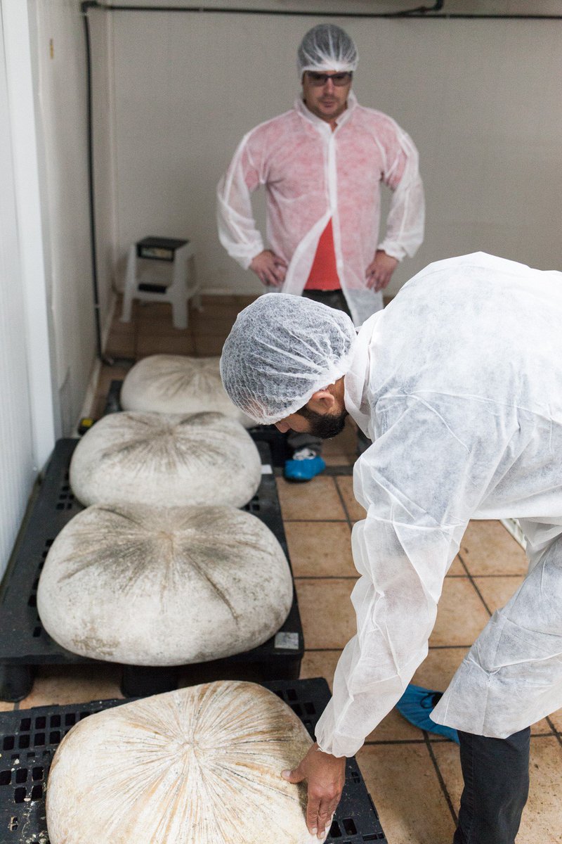 Visitando proveedores. Hace unos días en <a href="/HoyadelaIglesia/">Hoya de la Iglesia</a> disfrutando de sus quesazos #cheeselovers