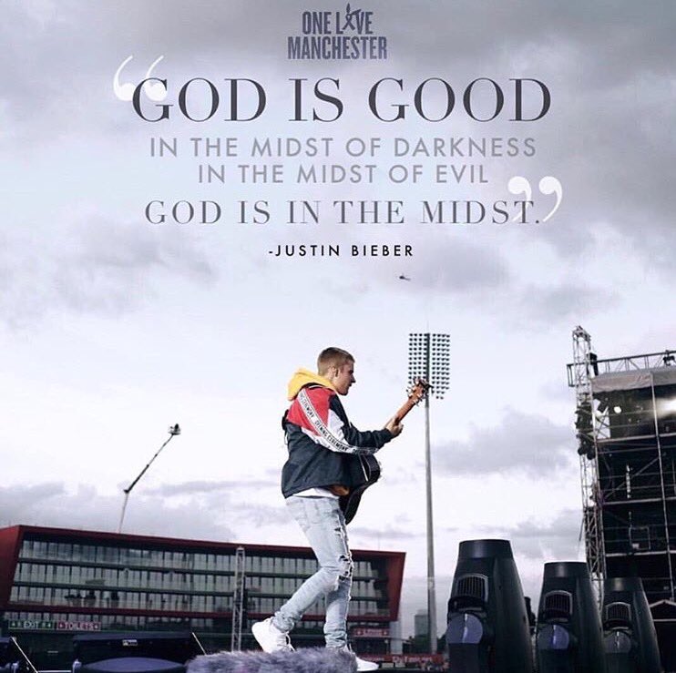 KennySWAG__'s tweet photo. #OneLoveManchester https://t.co/x1sQzdpMQE