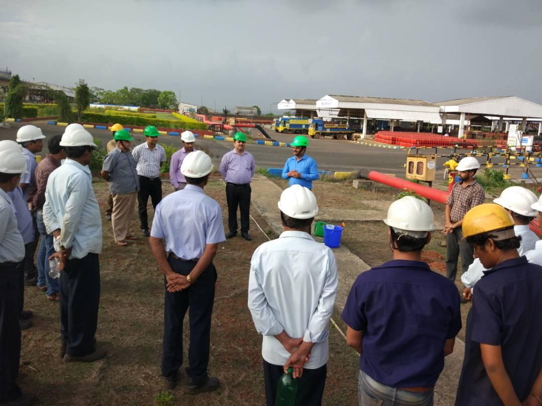 BPCLGoa's tweet photo. World Environment Day celebrated at Goa LPG. Save tree save life @BPCLWRLPG @vijaytilak1 @BPCLimited https://t.co/8Z84mc6wj3