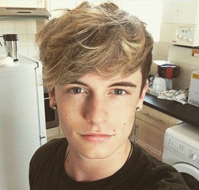 unseenroadtrip's tweet photo. @RoadTripTV he's so 😍
#fetusandy https://t.co/pPexSNGw3M