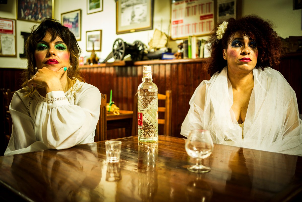 Una #PERRA y un teléfono que no para de sonar. El 17 de vuelta con #Lavozhumana y #JeanCocteau. @Edyasenjo le mete mano al clásico. LLama ;)