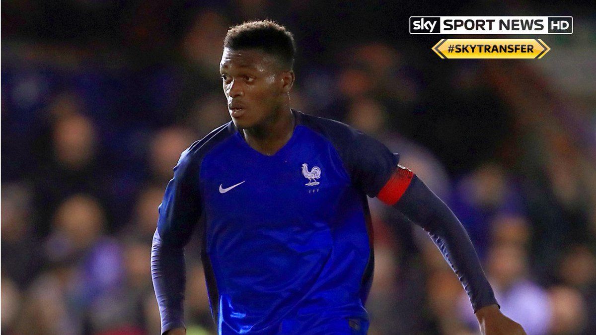 SkySportNews's tweet photo. Borussia Dortmund hat den französischen Innenverteidiger Dan-Axel Zagadou von Paris St. Germain verpflichtet. 
#skytransfer https://t.co/SYZb3gDaND