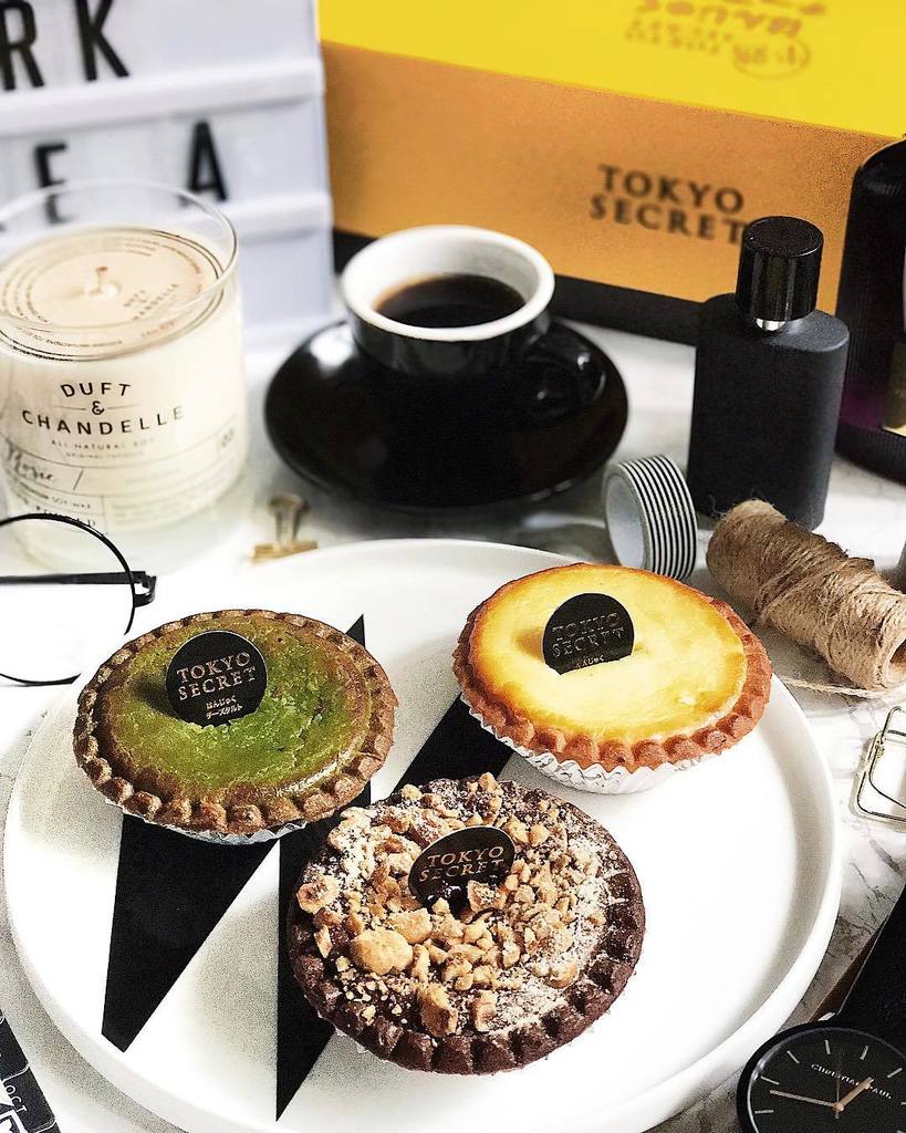 WalidsIbrahim's tweet photo. I know it's cheesy, but I think you're grate! #🧀
.
#tokyosecret #christianpaulwatches
.
#designletters #duftandcha… https://t.co/WNwqgluQUP https://t.co/kmnNo49Q5b