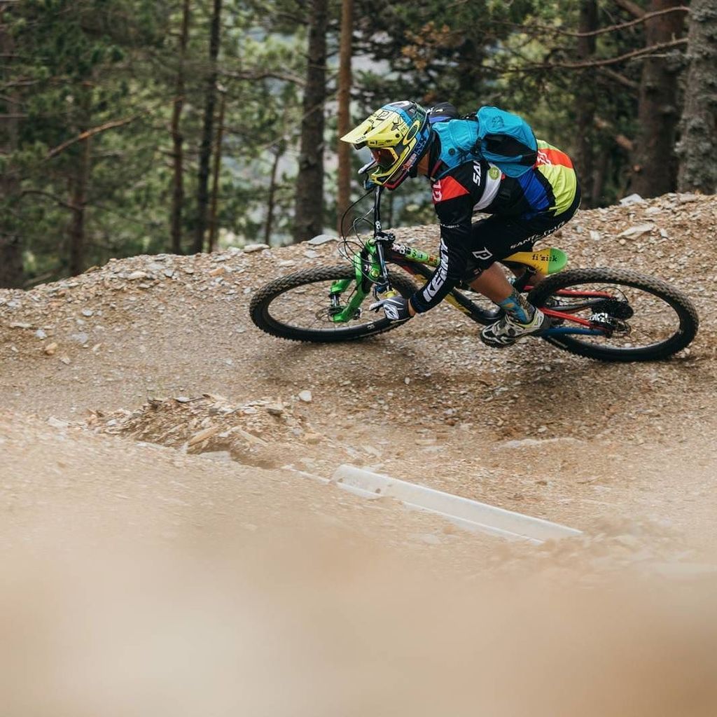 CedricGracia's tweet photo. I hope you guys enjoy the weekend like i did ! #ride #fun #friends #food #laugh #bike #love #sun #hot #perfect #meat #cgvlog 📷 @juleslangea… https://t.co/NKBlokfuDy