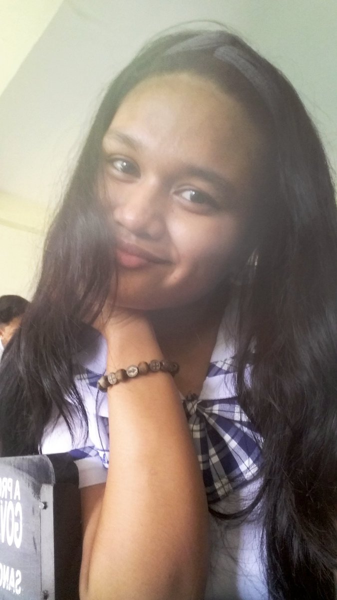 nnaavie's tweet photo. First Day of being Grade 9 student!!! 😊 #Pasukan2017  #SY20172018 https://t.co/Y6784HWrzv
