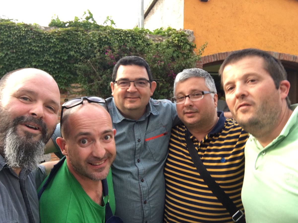 Gran diumenge a casa del #ignasi #vinyessingulars, els Ramons i el gran #toniosorio. Ignasi, Gracies per convidar-me.