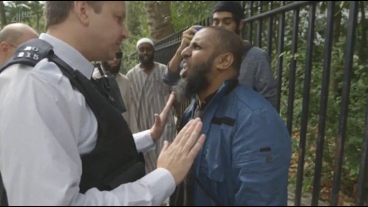 JaydaBF's tweet photo. London Bridge Muslim terrorist confirmed as extremist confronted by Britain First, many times! Please share! https://t.co/99ao4OL99w