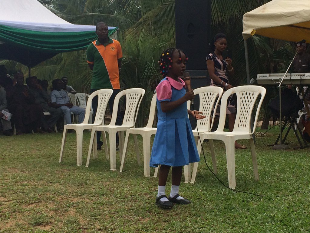 UKinNigeria's tweet photo. A 6-year-old poet in the making urges Nigerians to be ethical and respect the environment. #Iamwithnature https://t.co/AgMGVbwhqg