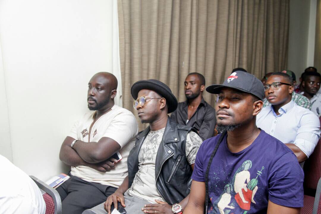 Africa1Media's tweet photo. Stills of #MasterClassMediaSession @AfricanRegent @FeliNuna @pascalaka @kwawkese @DiscipleofLogic @FlowkingStone 
📸- @twinsdntbeg https://t.co/JX5ZEPPNHP