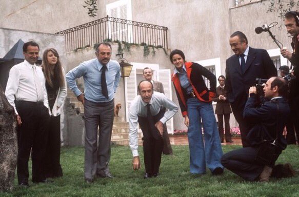 Laurent Delmas (@ltdelmas) on Twitter photo Incroyable photo pour illustrer #AffairesSensibles sur <a href="/franceinter/">France Inter</a> à 15h : le bon (Depardon), le candidat (Giscard) et le truand (Médecin) Incroyable photo pour illustrer #AffairesSensibles sur <a href="/franceinter/">France Inter</a> à 15h : le bon (Depardon), le candidat (Giscard) et le truand (Médecin)