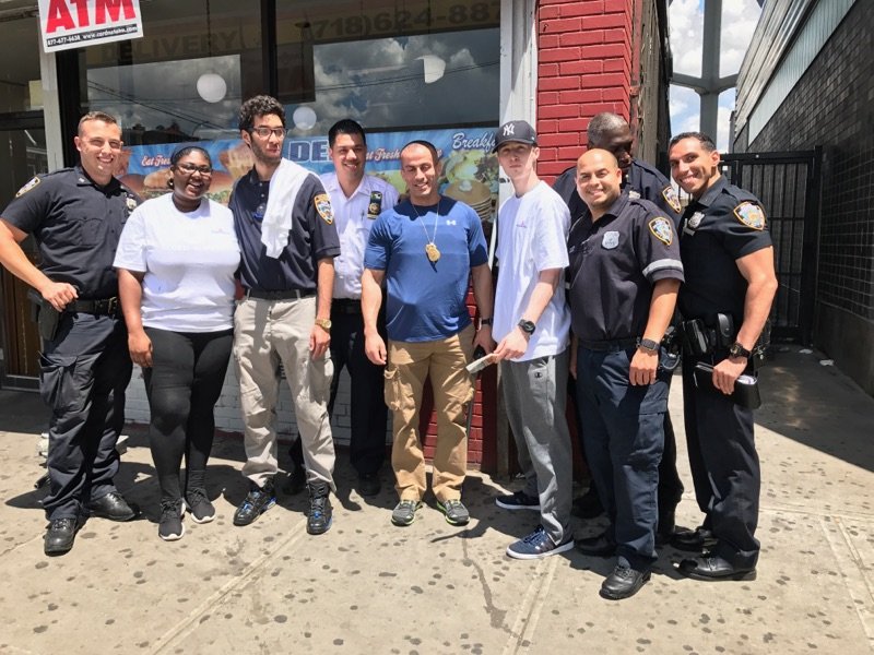 NYPD76Pct's tweet photo. #76Pct NCOs &amp; Explorers worked together this weekend to clean up the neighborhood #BrooklynGraffitiFree https://t.co/dExIcCEa0j