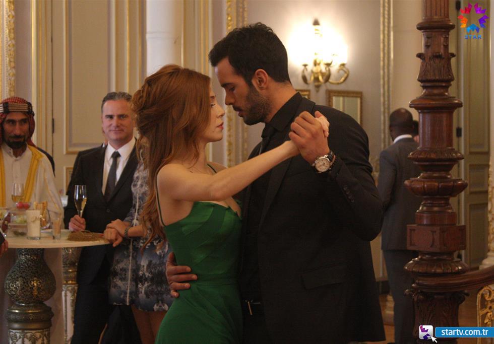 BayaaDelirdum's tweet photo. SICAK SICAK||

#KiralıkAşk'ın 20. Bölüm Fotoğrafları Sizlerle. Part 4 https://t.co/9iI8mBik14