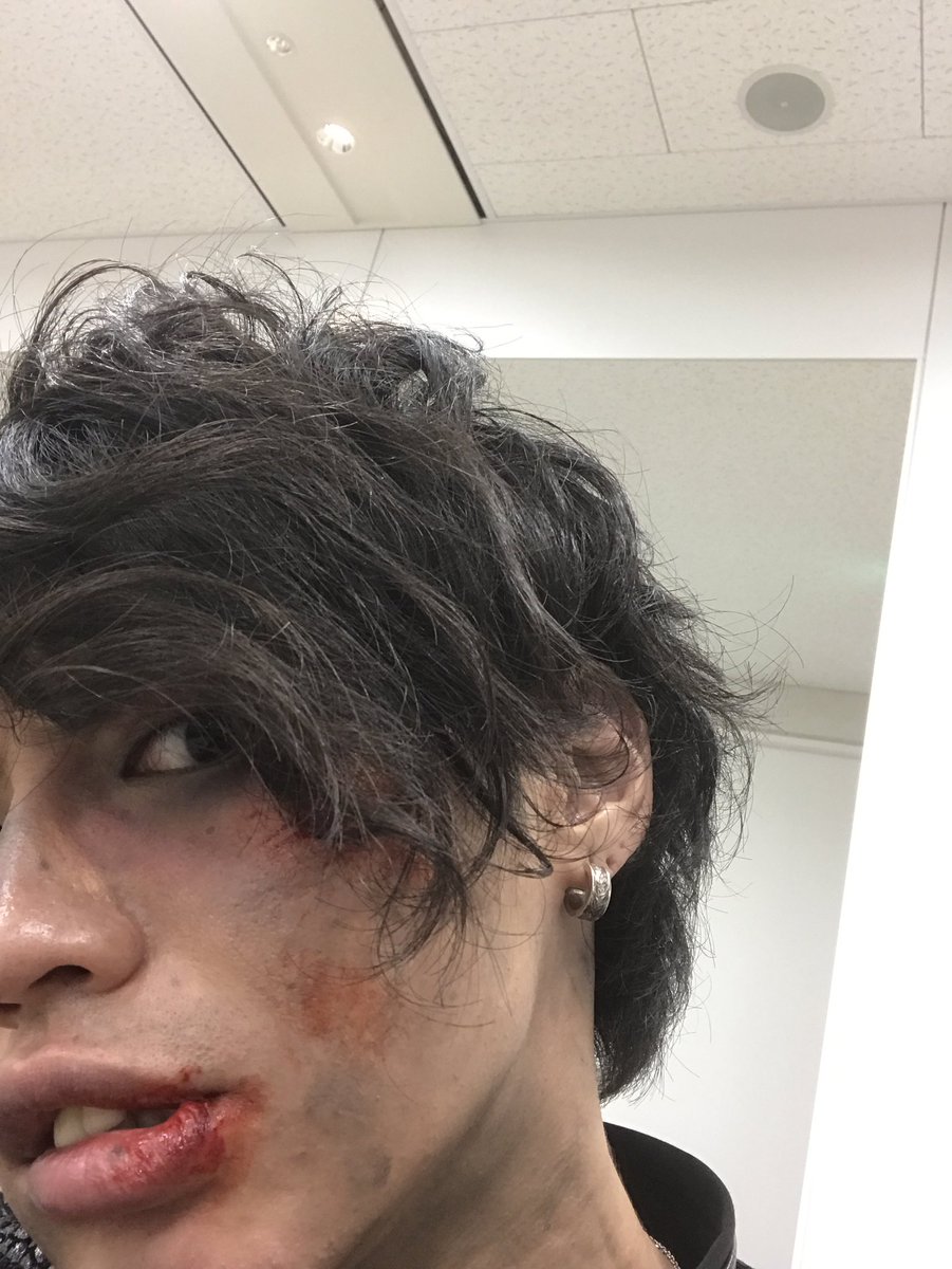 takaya_aoyagi's tweet photo. 『ウルトラマンオーブ完全超全集』
色々ジーンとしました。
あぁ〜エピソード3とかなんとかならないかなぁ〜…笑
大切にします！
手に入れてオーブロスをオススメします！笑 https://t.co/2bb3Nukakl