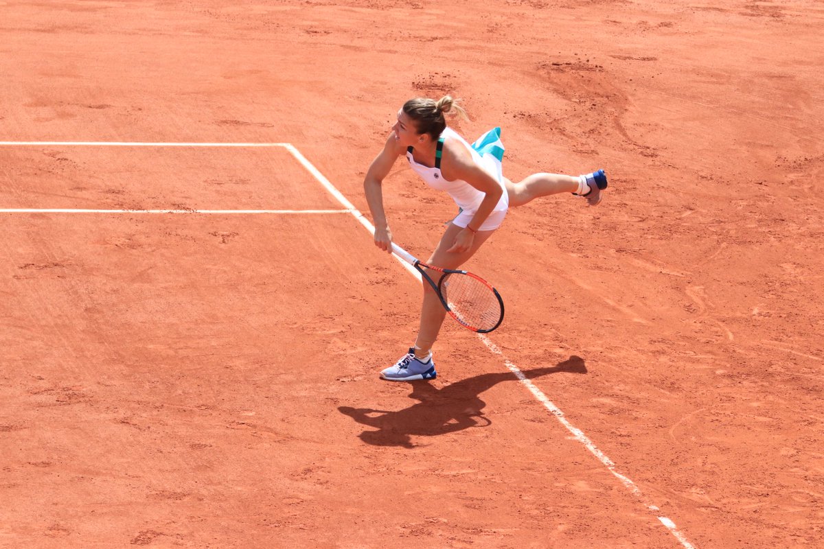 pierrereneworms's tweet photo. #RG17 @SimonaHalepTeam expéditive https://t.co/M5pD4Lajqa