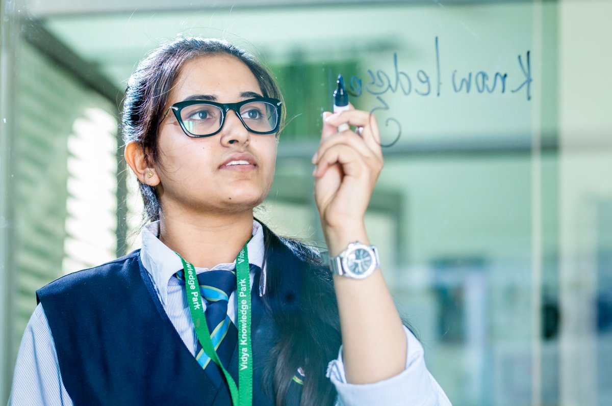 VKP_INDIA's tweet photo. An investment in knowledge pays the best interest.#knowledge #education #Creative #mondaymotivation #MondayBlogs #NDTV #ThinkBig #ThinkVIDYA https://t.co/Wwb3cXMk5x