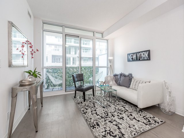 CondoTeam's tweet photo. #justlisted 56 Annie Craig Drive #Etobicoke #Oceanclubcondos $489,900 2 Bed, 2 Bath, Open Concept- Visit -https://t.co/pFphqhy6zb https://t.co/LWAdbMokrA