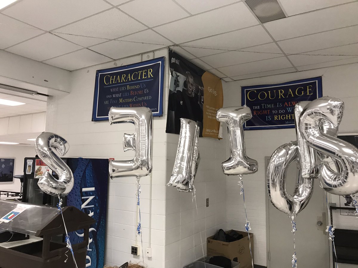 BravermanHHS's tweet photo. Senior breakfast 🍳 today ! https://t.co/PsHDm9O8vd