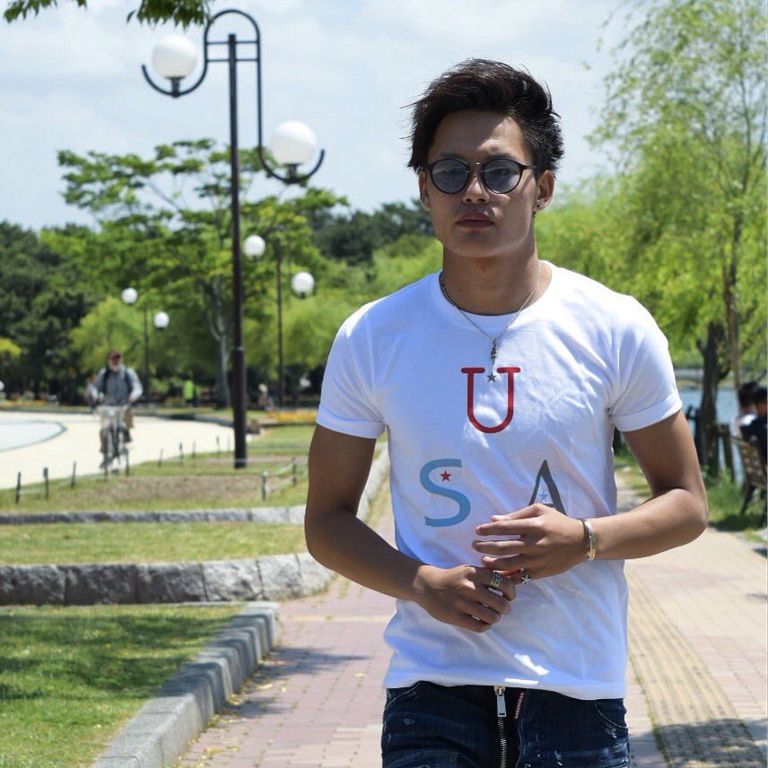 Gullwingselect1's tweet photo. 【wing7】新作入荷しております！！
是非チェックして見てください！
サングラス、Tシャツともに動きが早いです！！😭✨✨
https://t.co/BezeTVwrms https://t.co/6buz0VEefO