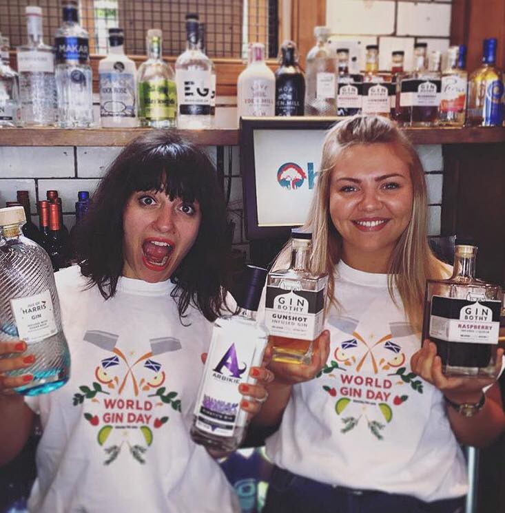 Glasgow_Live's tweet photo. Glasgow bars celebrate World Gin Week by serving giant goblets of Scotlandโs finest https://t.co/Iep3H3gQrX https://t.co/rg6xWWv6eq