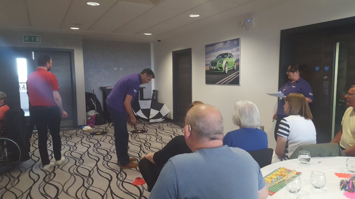 katdaz01's tweet image. What a fantastic day @StrokeAssocNW celebrating our volunteers &amp;amp; lots of talk about how important peer support is #VolunteersWeek2017 💜👍