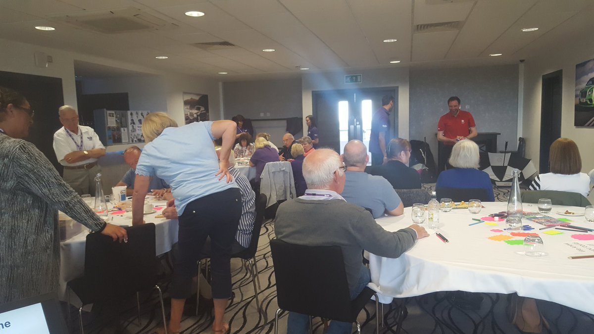 katdaz01's tweet image. What a fantastic day @StrokeAssocNW celebrating our volunteers &amp;amp; lots of talk about how important peer support is #VolunteersWeek2017 💜👍