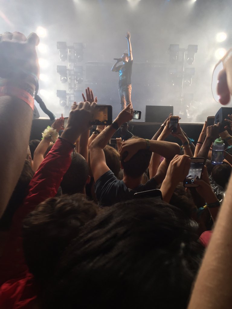 aynaps's tweet photo. Can't believe I finally got to see @Logic301.. best..concert..ever. #Rattpack #family #2hourwait #4thRow https://t.co/GvXwJLBw3y