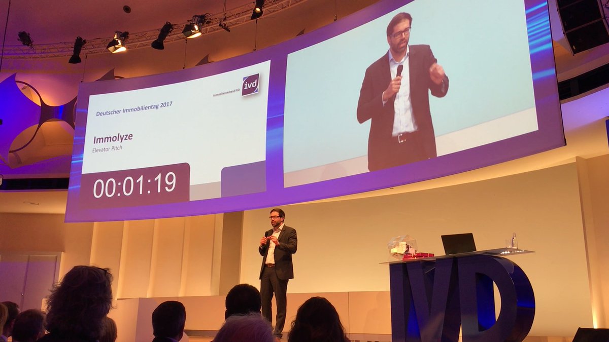 immolyze's tweet photo. Beim Deutschen Immobilientag #dit2017 vorgestellt: #Immolyze und andere werden im neuen #Digitalkompass empfohlen 😀🚀Danke @ivd_immobilien! https://t.co/khCEs2GA7S