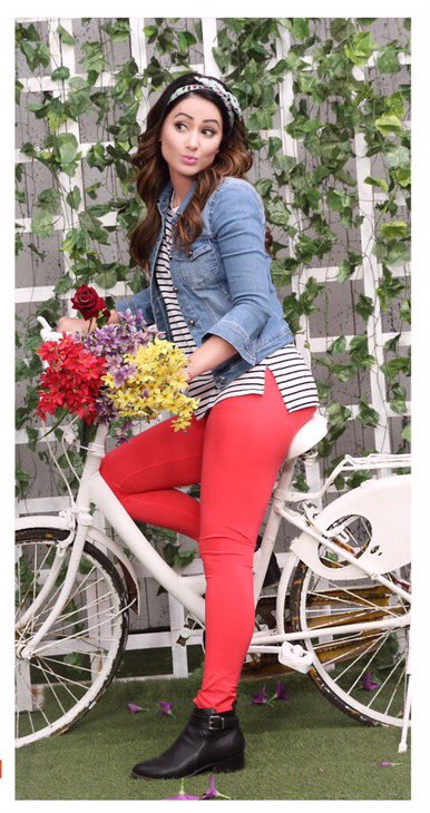 Hina Khan (@eyehinakhan) on Twitter photo 