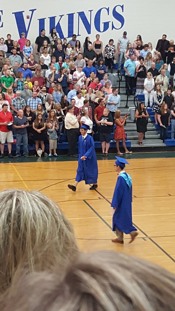 _short_stack97's tweet photo. Congrats to my graduates from yesterday! ❤💪 #TwitterlessJesus https://t.co/qx79N9sPHV