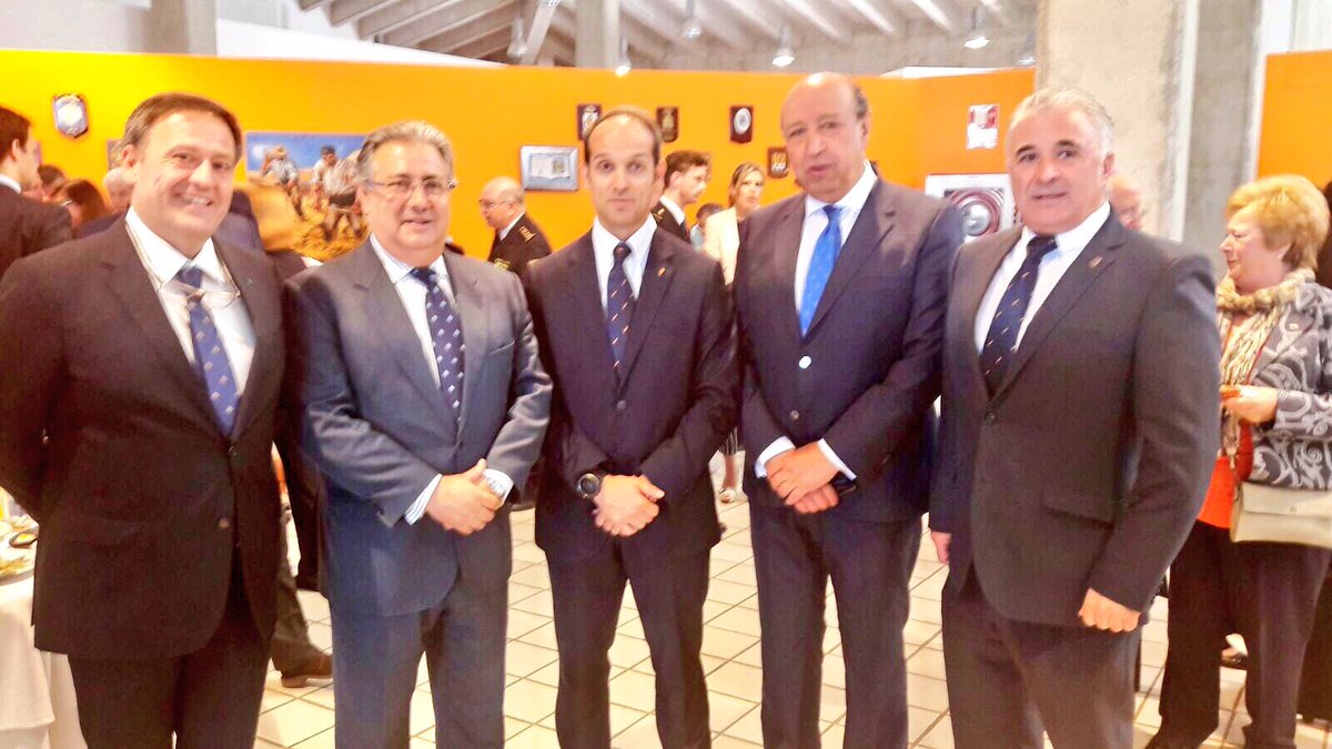 cep_cepolicia's tweet photo. Tratando con el Ministro de Interior agenda de temas (entre otros, jornada laboral) hoy en Ávila. @cep_cepolicia y @ufpol, trabajo riguroso https://t.co/uLi5C8MPGt