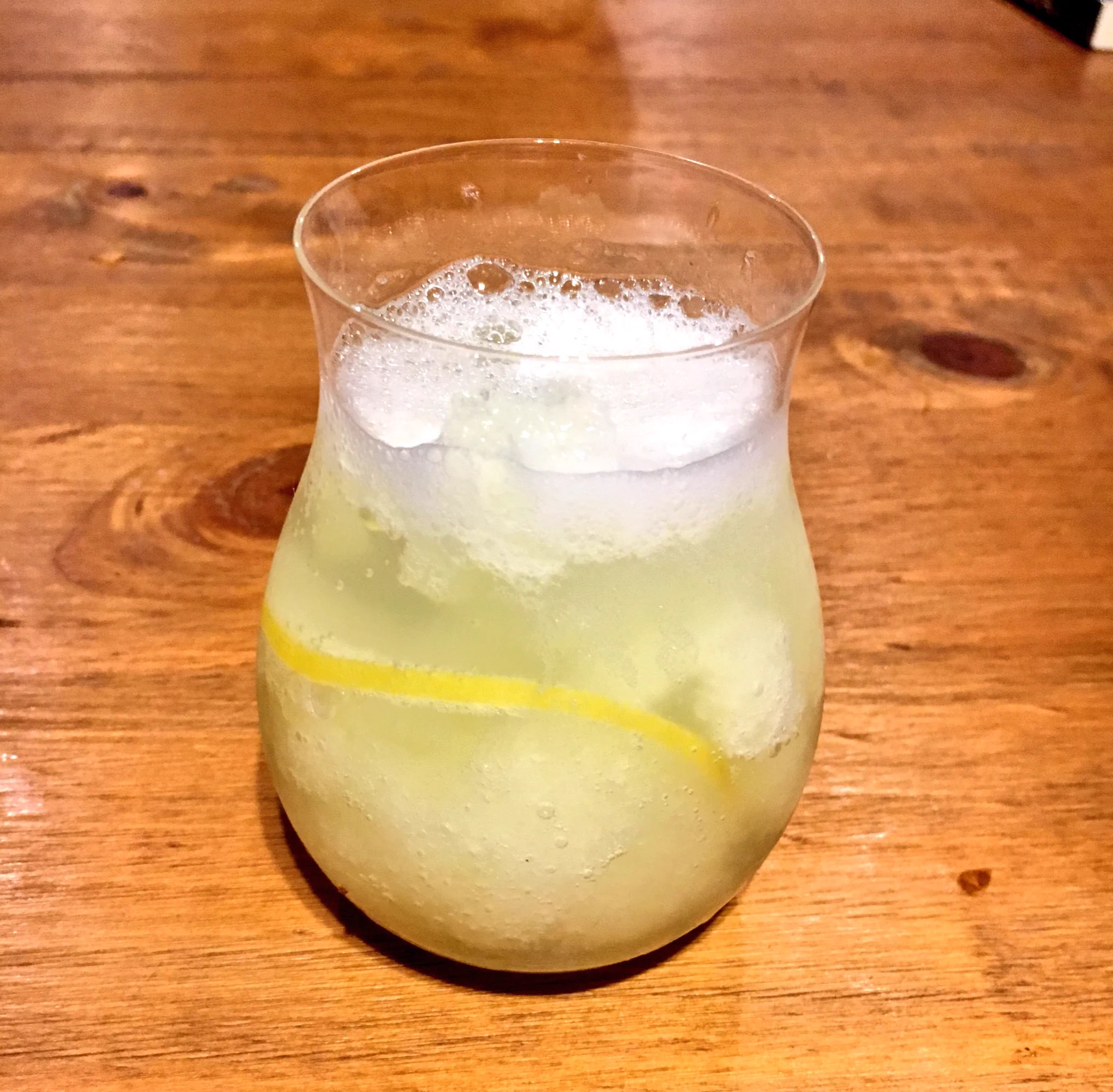 こんなアレンジメニューがあるんだ！サクレを炭酸水で割ったら激ウマになった！！