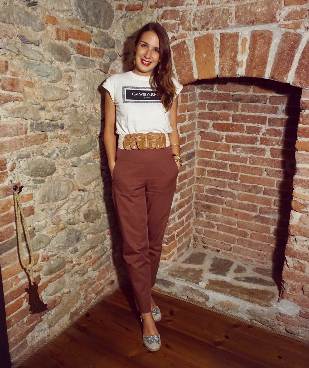 TheFashionScan's tweet photo. Sono pronta a riconquistare la mia amata abbronzatura. Adesso mi servono solo: il sole, il mare e le ferie che non ho. 🙇 #monday #lunedi https://t.co/BUnTvPlXQ2