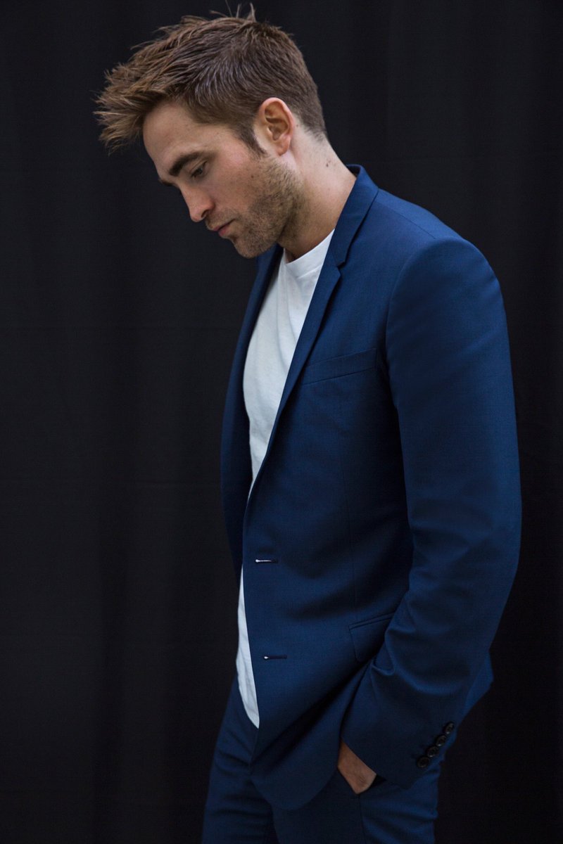 familykoala's tweet photo. In love with him #RobertPattinson #newyorktimes #VictoriaStevens https://t.co/u3CEJGGHNY