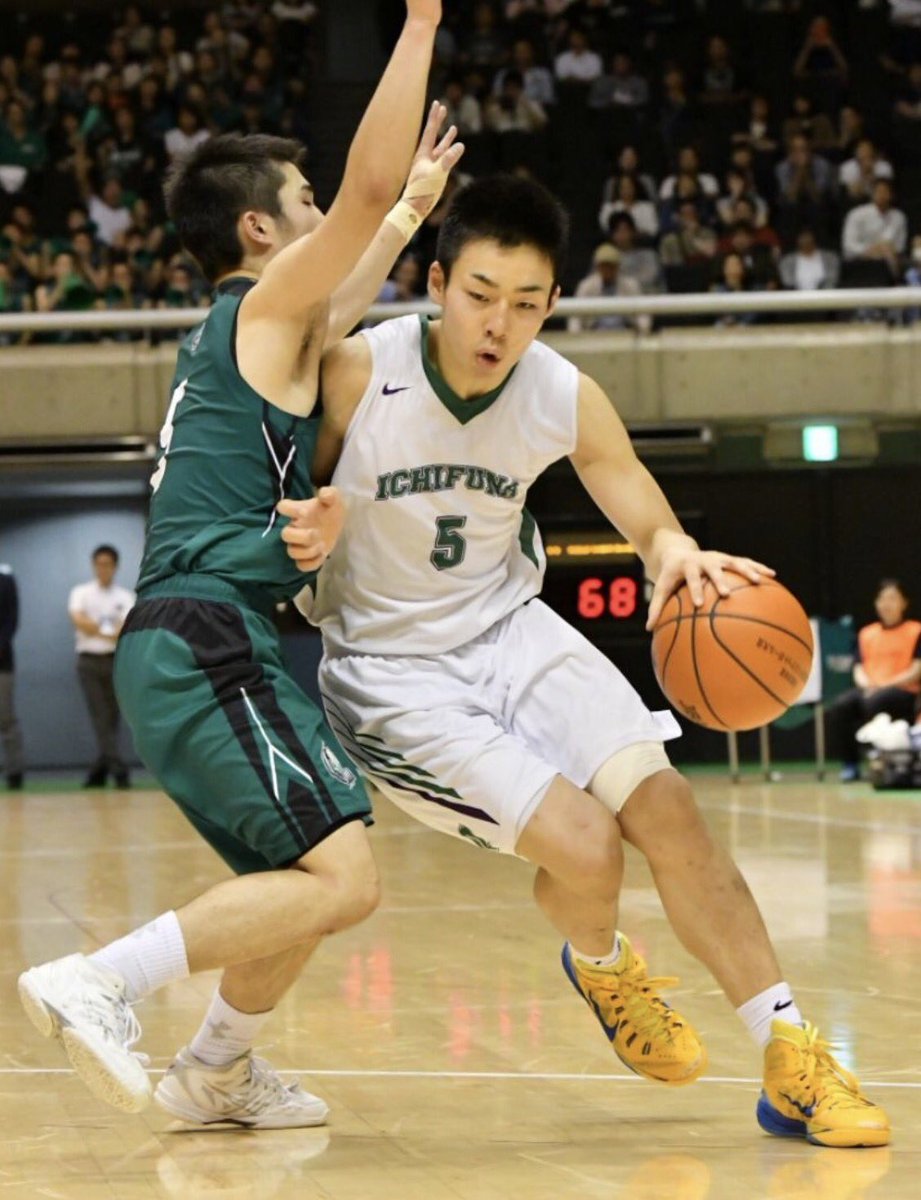 心を籠めて 17市船 5庄司選手 14市船のnikeバッシュ 売り切れ続出となった黄色いハイパーダンクが市船魂の継承を感じました スタイリッシュでカッコいい市船 市船モデルは高校バスケの憧れ 強い市船は時のお祭りになる そうなったらもう