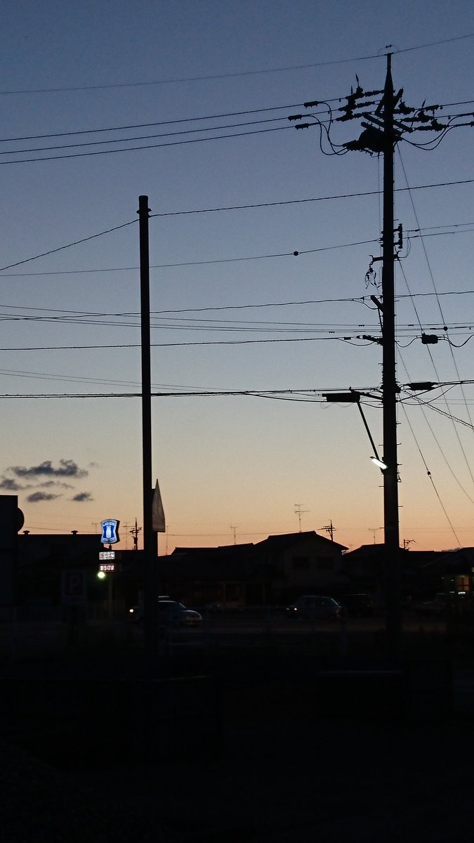 DJ05312416's tweet photo. #ファインダー越しの私の世界 
#写真好きな人と繋がりたい 
#夕日
#夕空 https://t.co/EJAvZGZswZ
