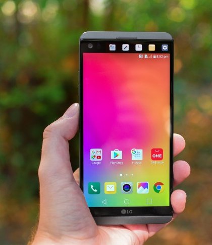 GSMPond's tweet photo. LG V30 - Full Mobile Phone Specifications - https://t.co/K7tvRGdJA4
#LGMobiles #LGV30 #GSMPond #SmartPhone #LGPhones #MobilePhones https://t.co/gx7X1dXB3S