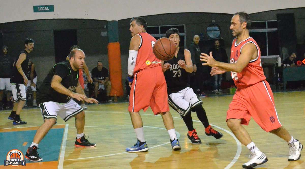 MaxibasquetLP's tweet photo. #MaxiBásquet Galería de fotos. Repechaje de la Zona A del +35: @MaxiBasquetHSB 61 - @DeportivoLPOK 55. https://t.co/d2HsgOwKF5 https://t.co/rUG0Mrvpyb