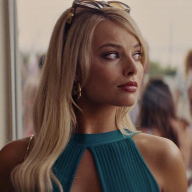 margot robbie wolf of wall street blue dress