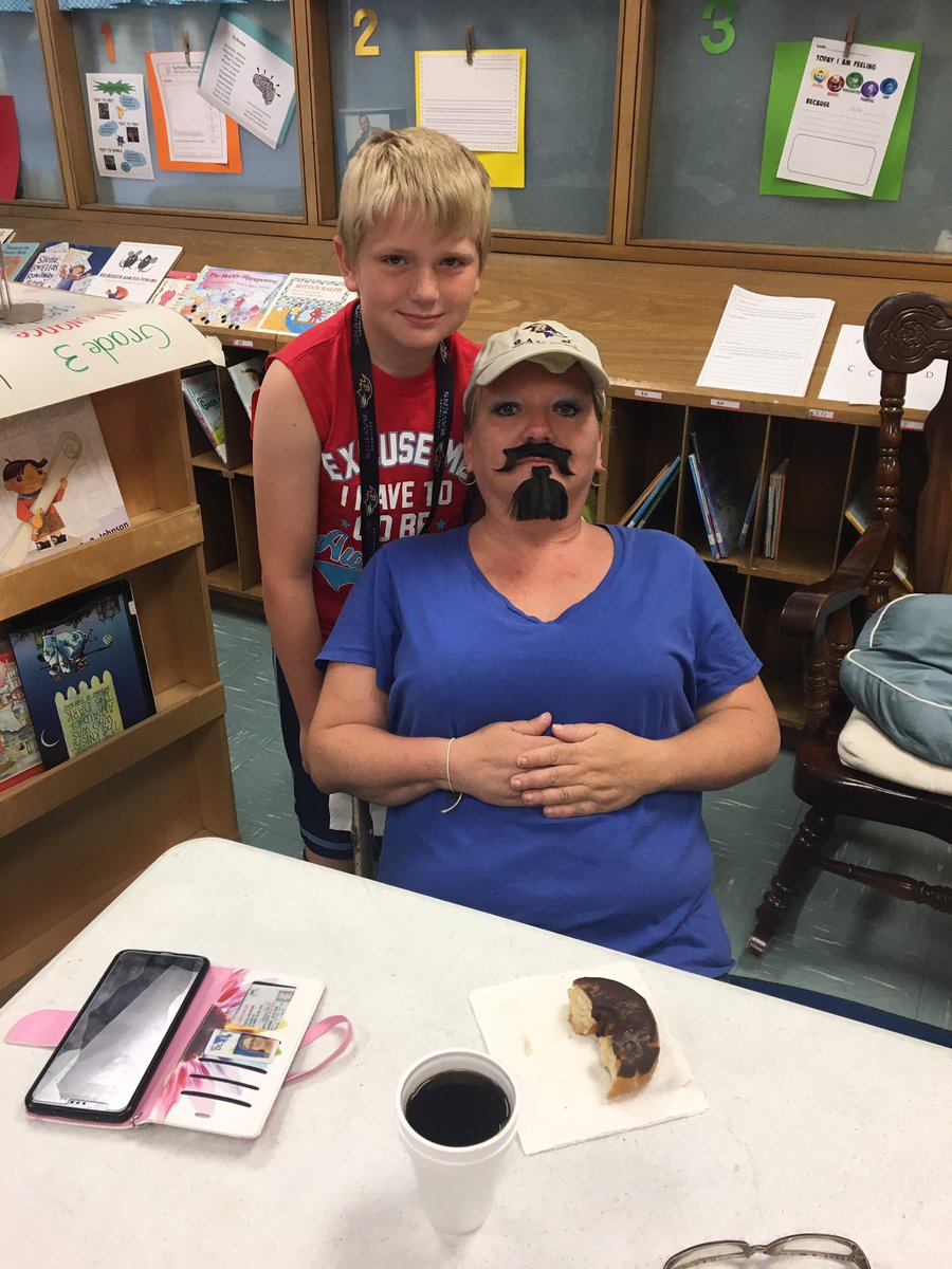 NancyWenzl's tweet photo. Donuts w Dads @GrangeES @racheljudith5 @DDance_BCPS https://t.co/r38jCmrJCU