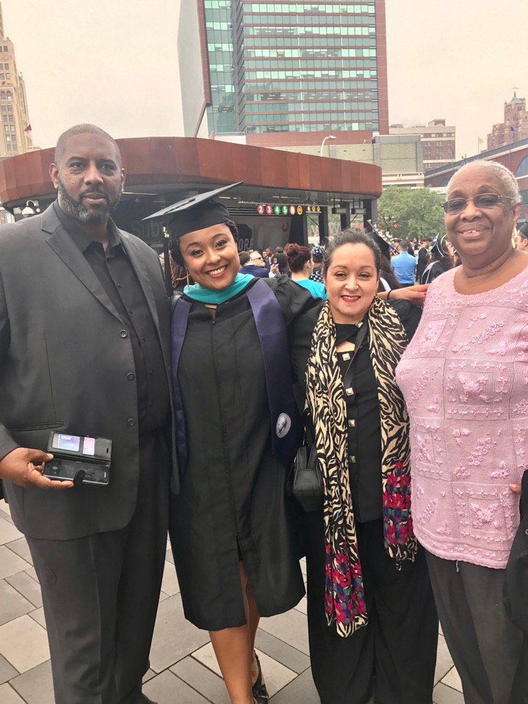 4chpa's tweet photo. @AzayliaA @TalexJr
Daddy would be so proud.
#2017Commencement
#MastersPublicAdministration
#BarclaysCenter https://t.co/5t97hIebeS