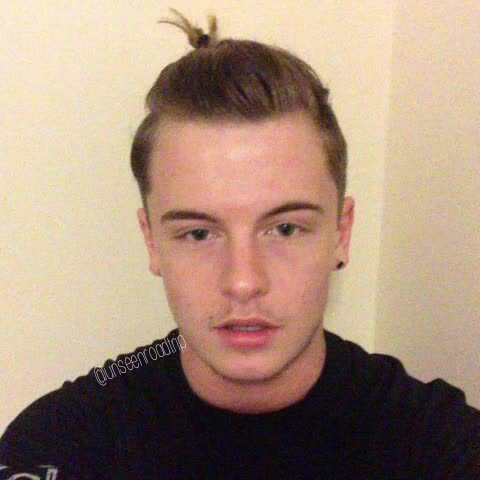 unseenroadtrip's tweet photo. @RoadTripTV his pony tail 😂
#fetusandy https://t.co/J5YznejRE3