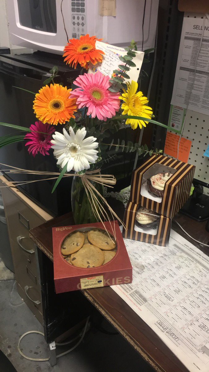 ChelsiJoy's tweet photo. Even when he's in Alaska he still makes my day, happy early birthday to me❤️☺️🎉 https://t.co/5XmLwKa4sf