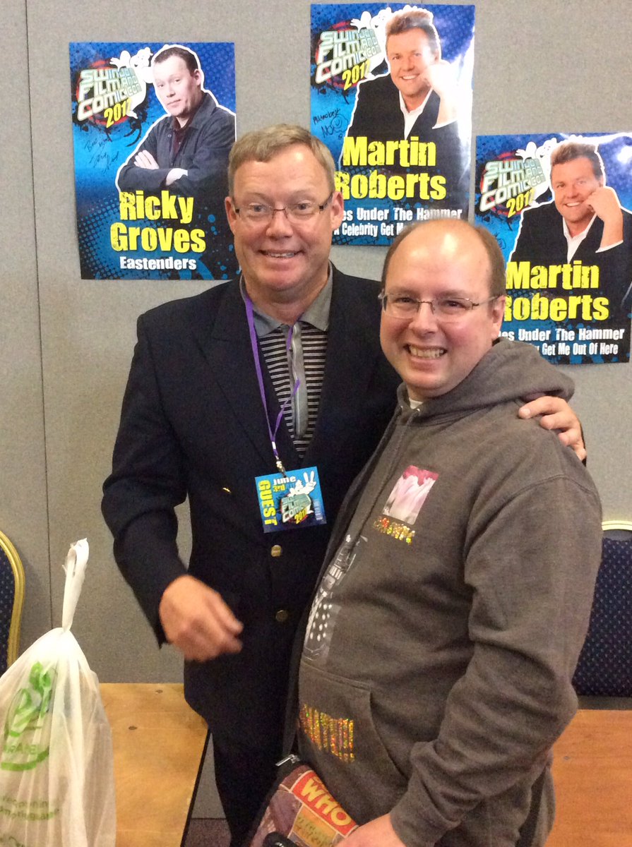 al4wfc's tweet photo. Remembering An Amazing @swindoncomiccon 😊❤️💫 #RickyGroves @Clem_So @mimilabonqu #GuySiner @StevenWickham #Eastenders #DoctorWho #AlloAllo https://t.co/waMYMp04Tn