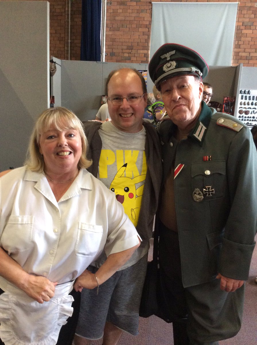 al4wfc's tweet photo. Remembering An Amazing @swindoncomiccon 😊❤️💫 #RickyGroves @Clem_So @mimilabonqu #GuySiner @StevenWickham #Eastenders #DoctorWho #AlloAllo https://t.co/waMYMp04Tn