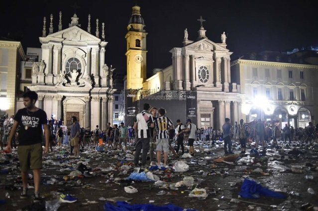 Se siam capaci di ridurre il gioiello di una piazza in una pattumiera allora il nostro senso civico è morto o assente