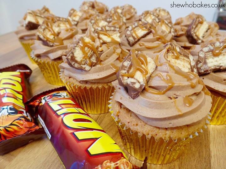 brittmariebox's tweet photo. Lion Bar Cupcakes! 🦁 Caramel sponge, wafer pieces, chocolate caramel buttercream, topped with caramel and Lion bar! https://t.co/kkCX3fVzDu https://t.co/tTJEQxeePs