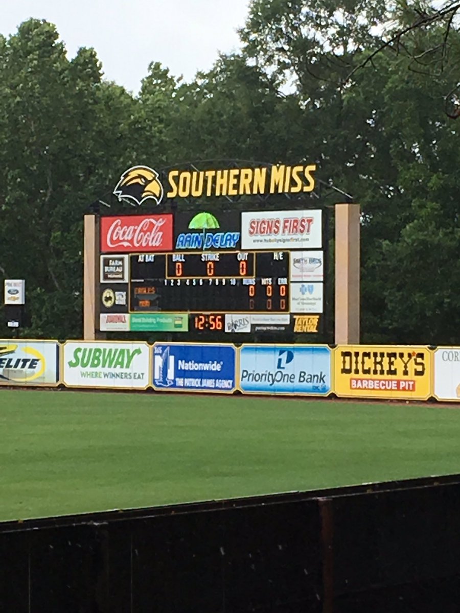 Bumperjbailey's tweet photo. Rain delay here at #ThePeter https://t.co/VBB30mbGnp