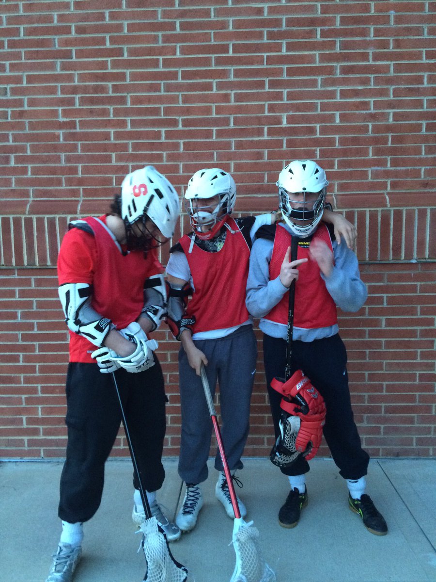 JakeSoroko's tweet photo. happy bday wes ❤ #sow #headbuds #plastic #backseat #bleh #WT #stains #7947 https://t.co/rgXIdCXqU7